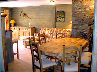 Dining area of self catered rental apartment Jardin d�Hiver B1, Meribel 1600