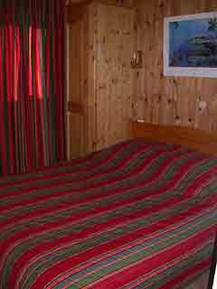 Master bedroom of Alpages A9 rental apartment Meribel Mottaret