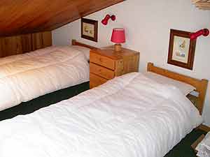 Quad-bedroom of Alpinea E6, self catered rental apartment in Meribel Mottaret
