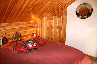 Twin/double bedroom of self catered apartment in Meribel Centre