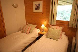 Twin bedroom of Cybeles 21, self catered rental apartment in Meribel