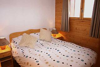 Double bedroom of self catered rental apartment Jardin d’Eden 6, Meribel 1600