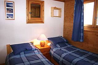 Twin bedroom of self catered rental apartment Jardin d�Eden 6, Meribel 1600