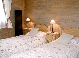 Twin bedroom of self catered rental apartment Grange 1, Meribel Village