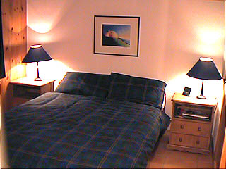 Master bedroom of self catered rental apartment Jardin d�Hiver C14, Meribel 1600