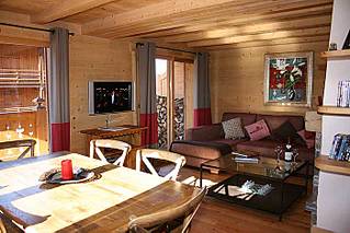 Dining area of self catered rental apartment Saulire 6 Meribel 1600