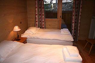 Twin bedrom of self catered rental apartment Saulire 6 Meribel 1600
