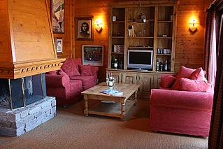 Fire-side seating for self catered rental accommodation Chalet Tarine, Meriibel Valley